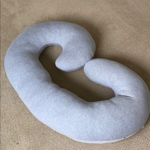 Maternity pillow - Pregnancy Pillow